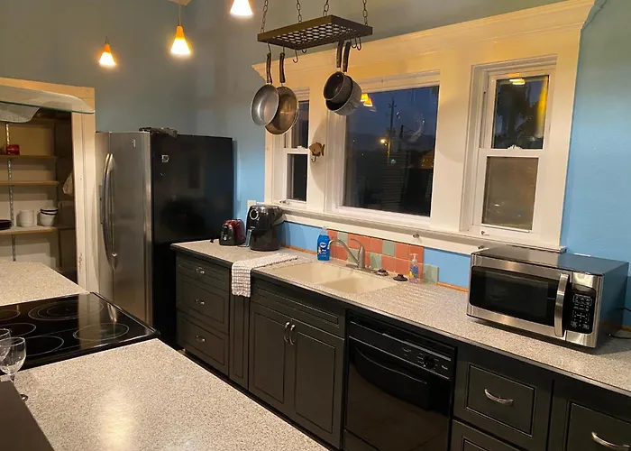 Anchor Inn Nsb Bed And Breakfast